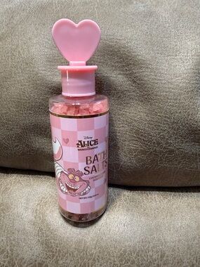 Disney Alice in Wonderland Pink Bath Salts with Heart Top
